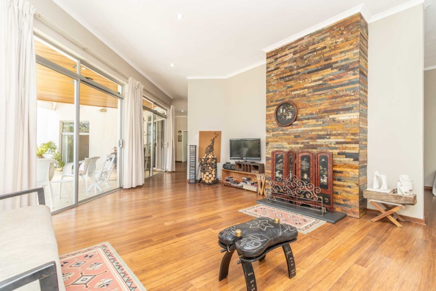 3 Bedroom Property for Sale in Hurlingham Manor Gauteng