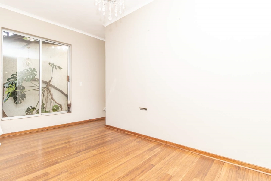 3 Bedroom Property for Sale in Hurlingham Manor Gauteng