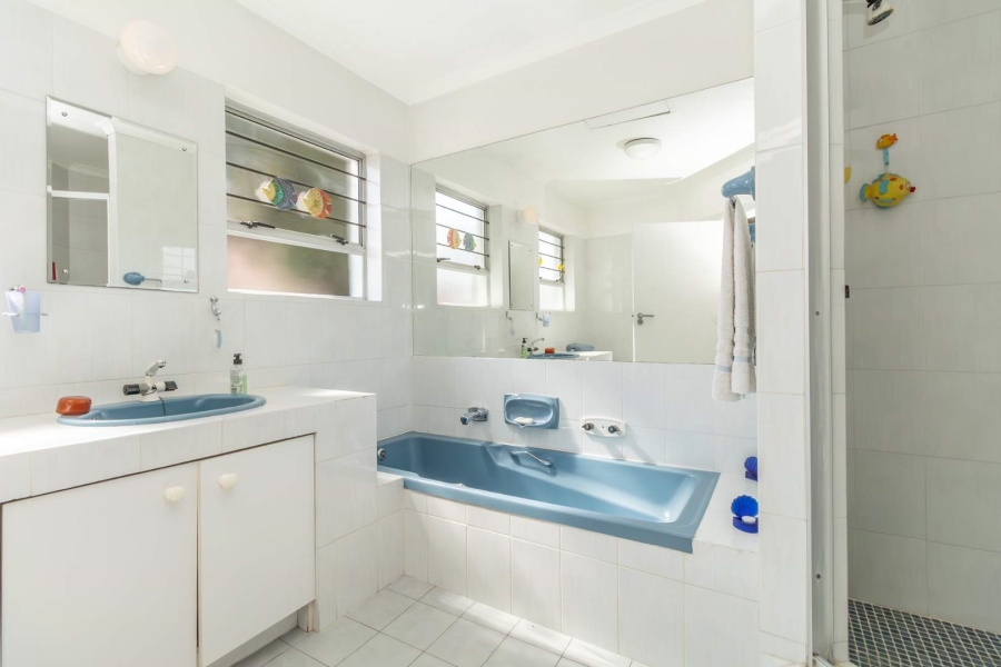 3 Bedroom Property for Sale in Hurlingham Manor Gauteng