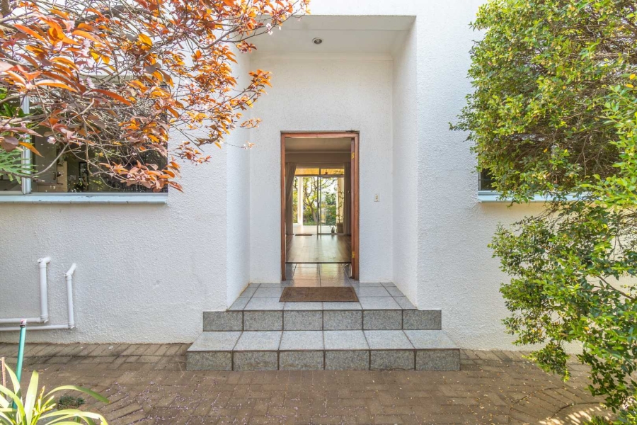 3 Bedroom Property for Sale in Hurlingham Manor Gauteng