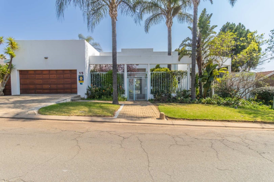 3 Bedroom Property for Sale in Hurlingham Manor Gauteng