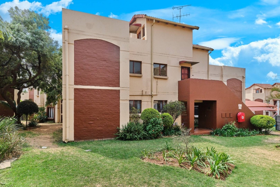 2 Bedroom Property for Sale in Bromhof Gauteng