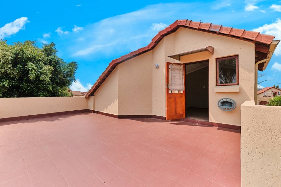 2 Bedroom Property for Sale in Bromhof Gauteng