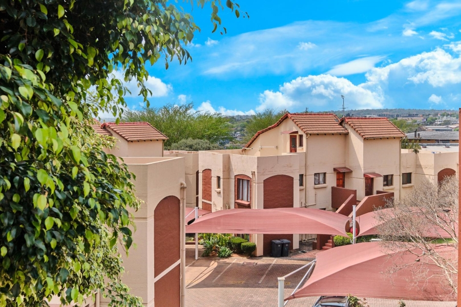 2 Bedroom Property for Sale in Bromhof Gauteng