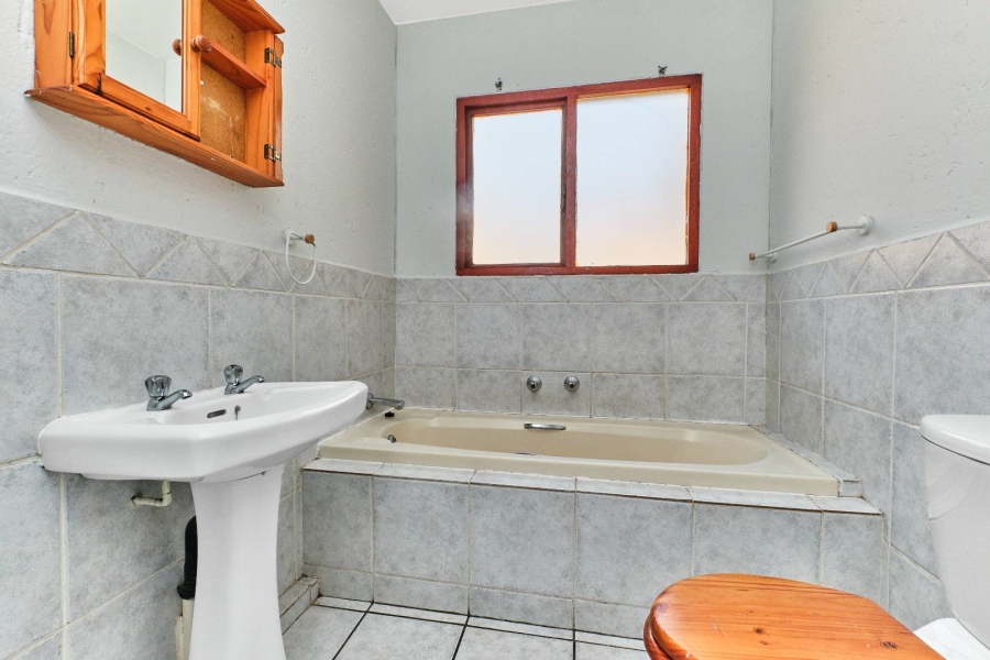 2 Bedroom Property for Sale in Bromhof Gauteng
