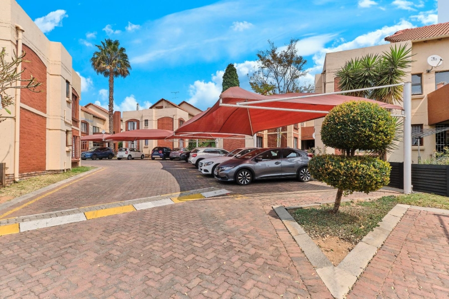 2 Bedroom Property for Sale in Bromhof Gauteng
