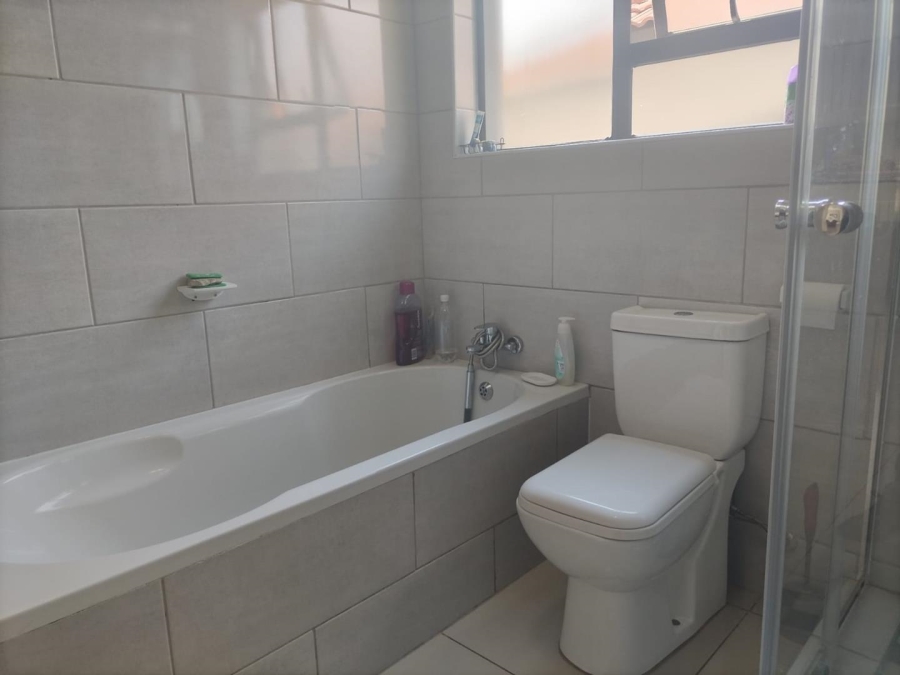 3 Bedroom Property for Sale in The Orchards Gauteng