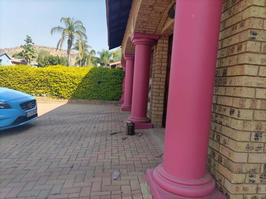 5 Bedroom Property for Sale in Ninapark Gauteng