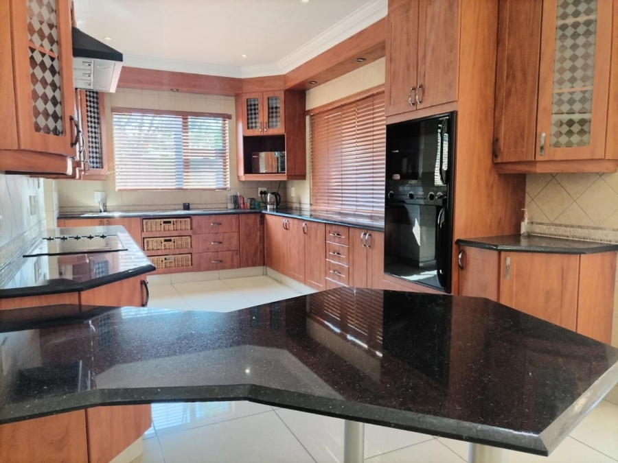 5 Bedroom Property for Sale in Ninapark Gauteng