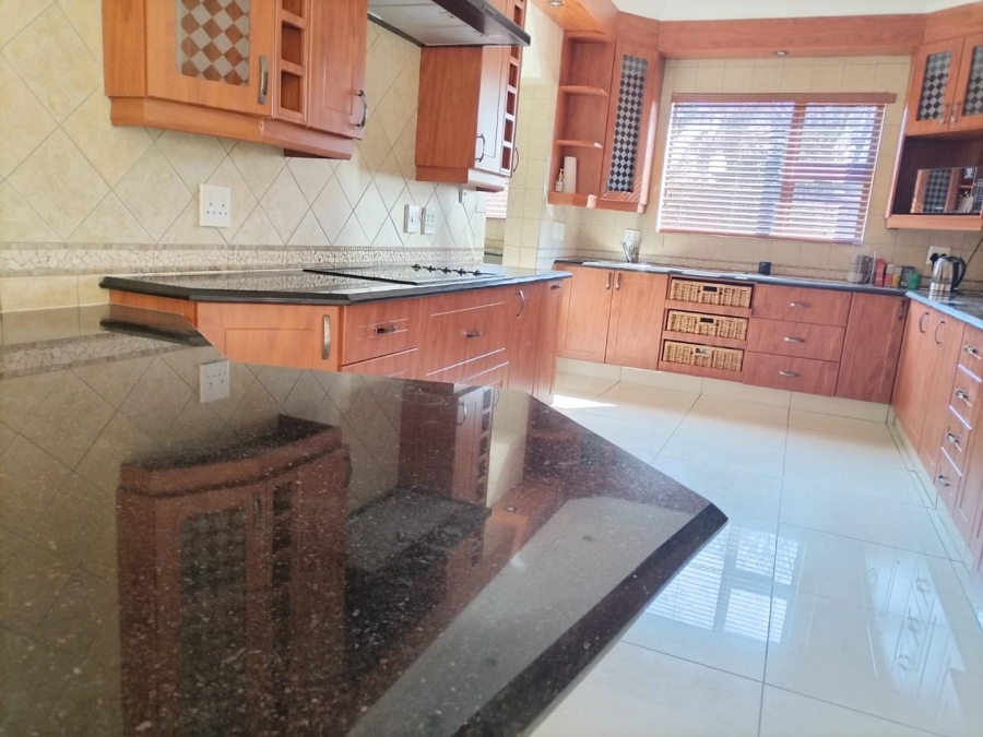 5 Bedroom Property for Sale in Ninapark Gauteng