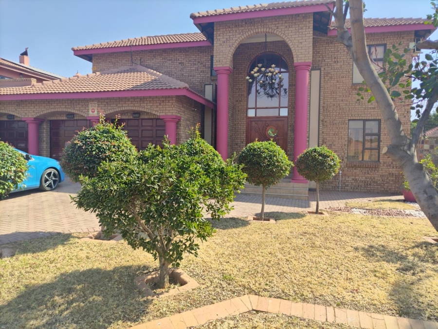 5 Bedroom Property for Sale in Ninapark Gauteng