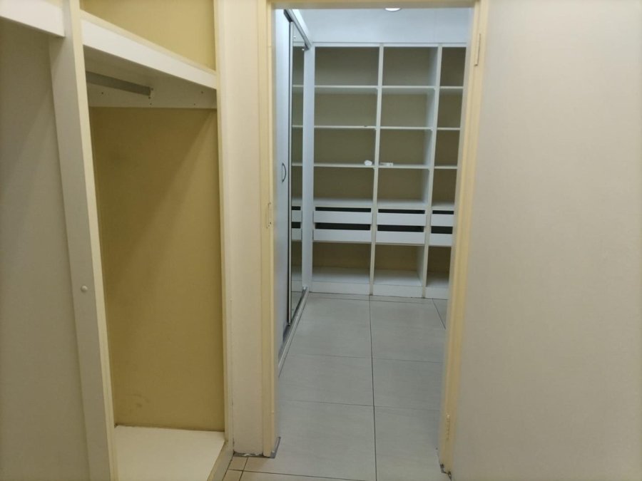 5 Bedroom Property for Sale in Ninapark Gauteng