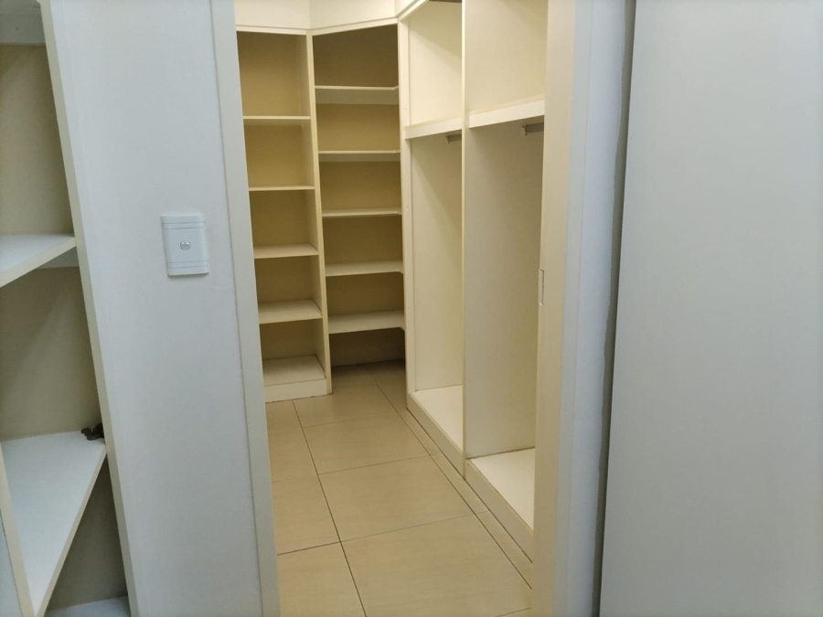 5 Bedroom Property for Sale in Ninapark Gauteng