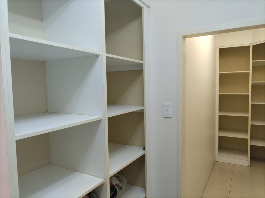 5 Bedroom Property for Sale in Ninapark Gauteng