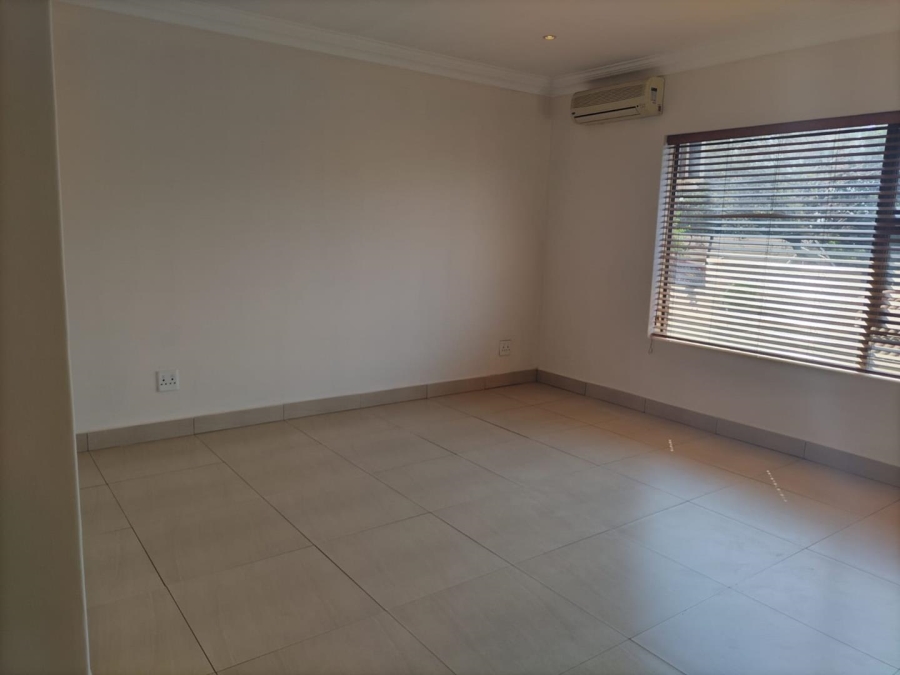 5 Bedroom Property for Sale in Ninapark Gauteng