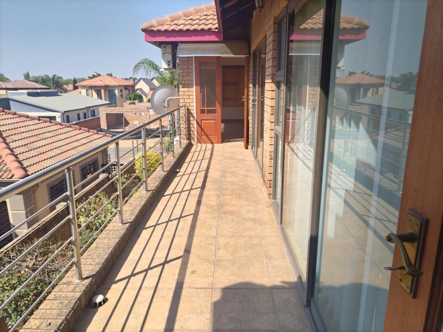 5 Bedroom Property for Sale in Ninapark Gauteng