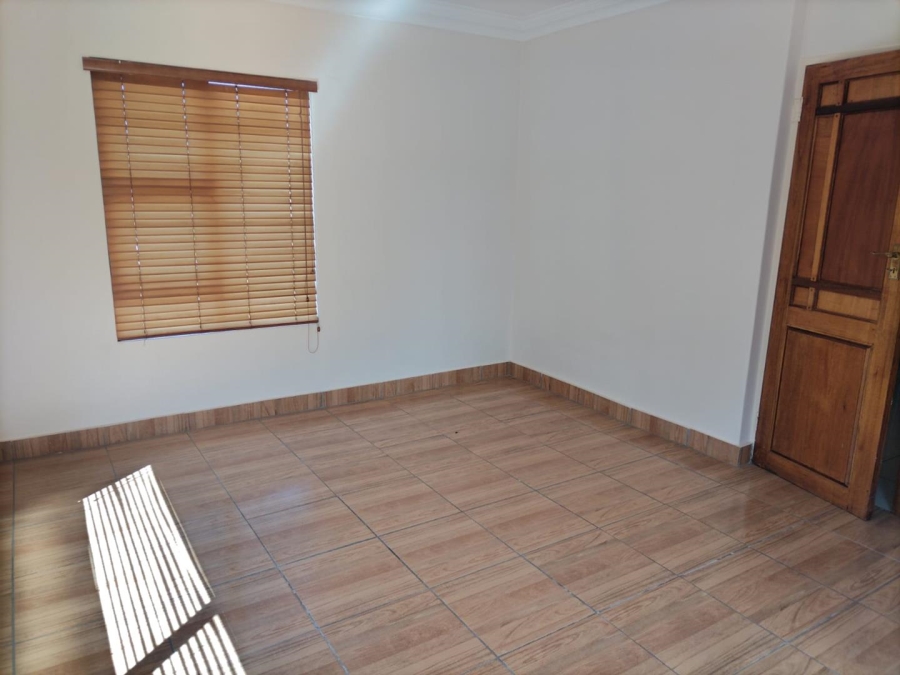 5 Bedroom Property for Sale in Ninapark Gauteng