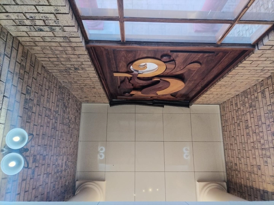 5 Bedroom Property for Sale in Ninapark Gauteng