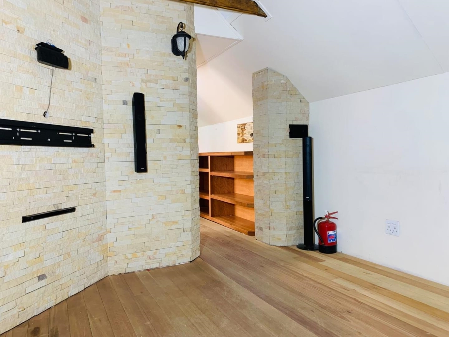 6 Bedroom Property for Sale in Amandasig Gauteng