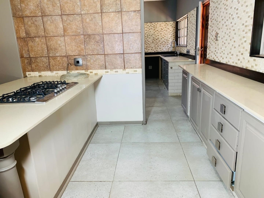 6 Bedroom Property for Sale in Amandasig Gauteng