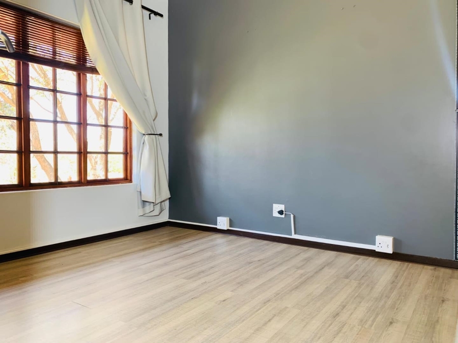 6 Bedroom Property for Sale in Amandasig Gauteng