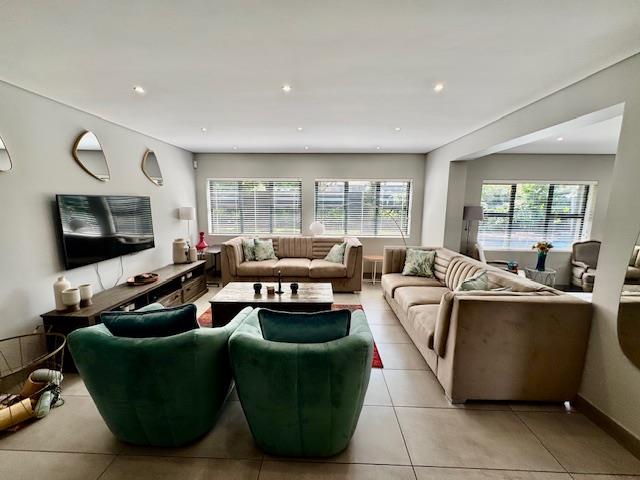 To Let 4 Bedroom Property for Rent in Hurlingham Manor Gauteng