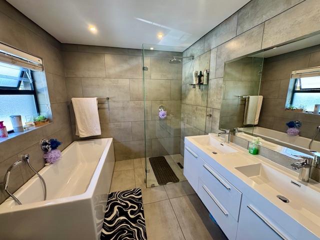 To Let 4 Bedroom Property for Rent in Hurlingham Manor Gauteng