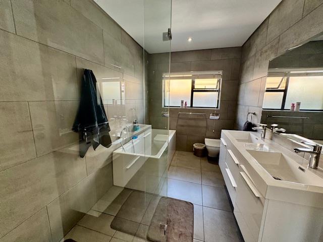 To Let 4 Bedroom Property for Rent in Hurlingham Manor Gauteng