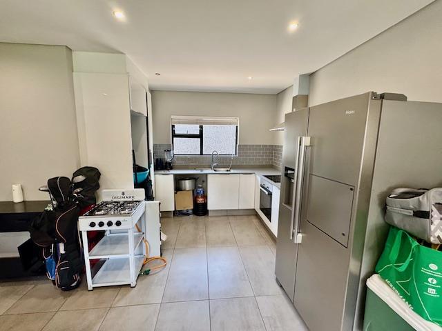To Let 4 Bedroom Property for Rent in Hurlingham Manor Gauteng