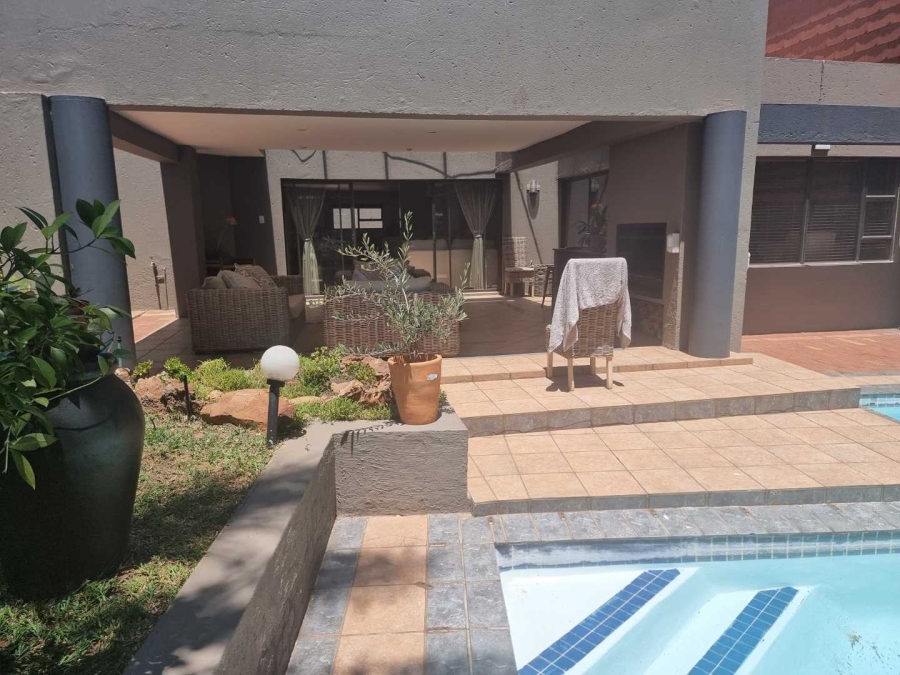 To Let 4 Bedroom Property for Rent in Fourways Gardens Gauteng