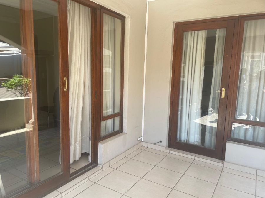 To Let 2 Bedroom Property for Rent in Sandown Gauteng