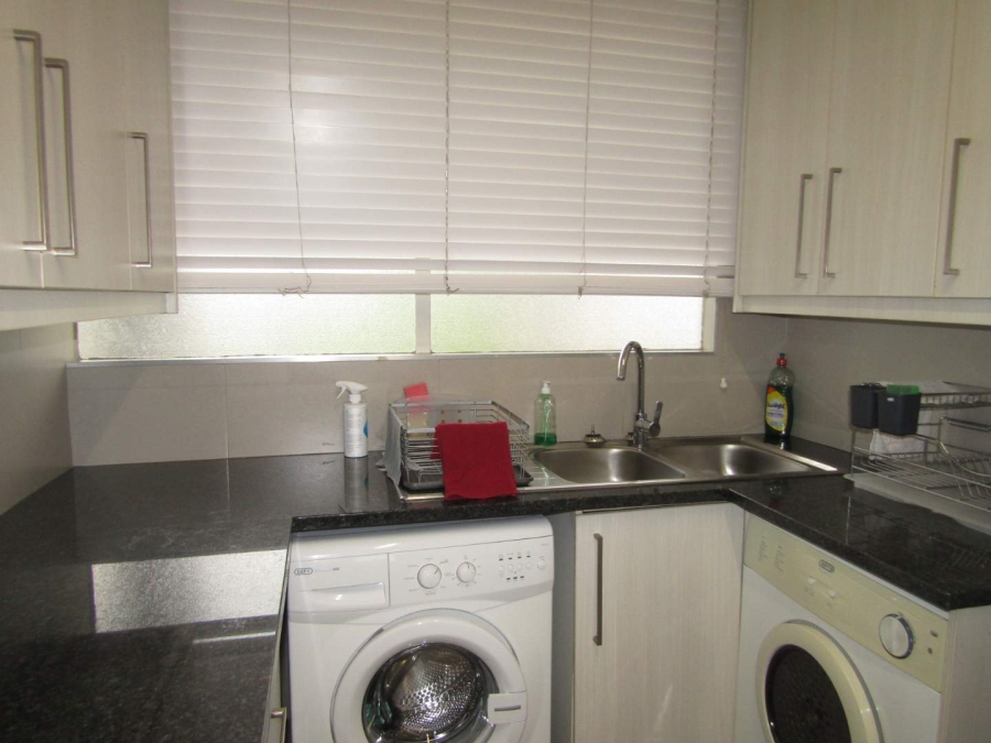 To Let 1 Bedroom Property for Rent in Glenhazel Gauteng