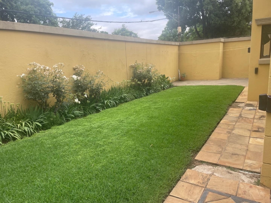 To Let 1 Bedroom Property for Rent in Houghton Gauteng