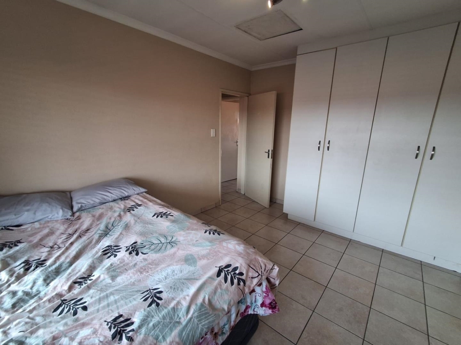 2 Bedroom Property for Sale in New Redruth Gauteng
