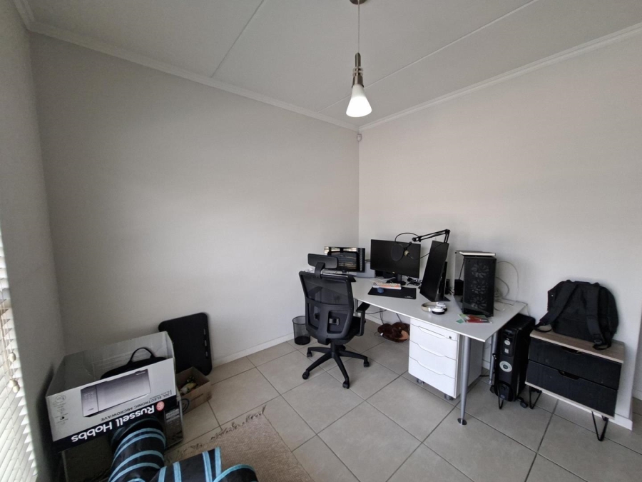3 Bedroom Property for Sale in Modderfontein Industrial Gauteng