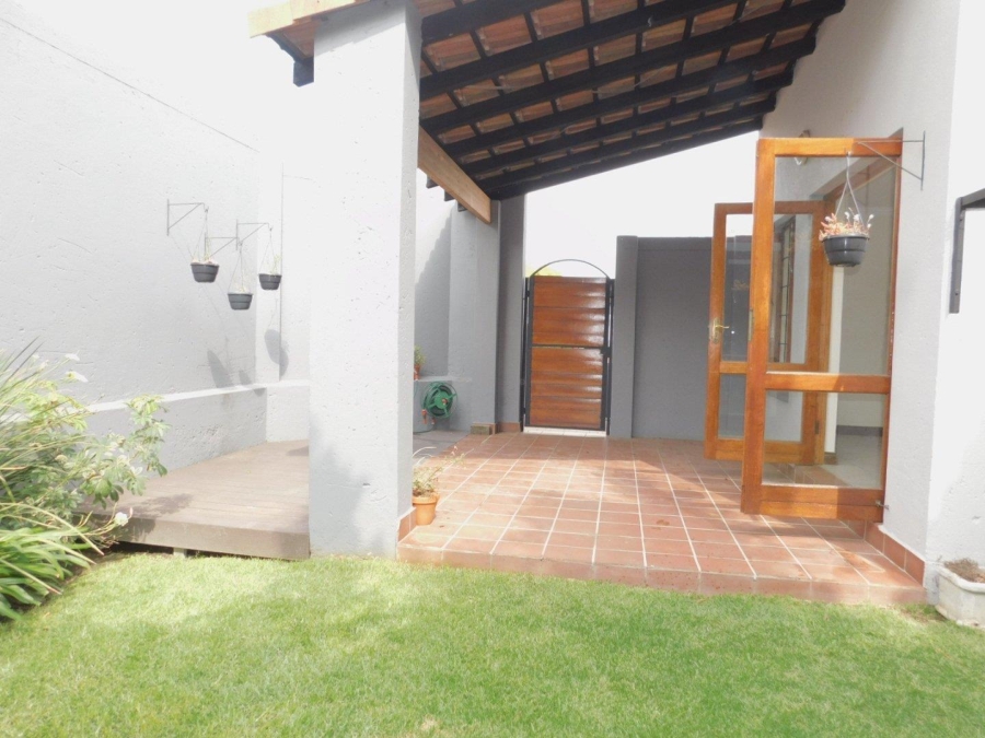 2 Bedroom Property for Sale in Lyme Park Gauteng