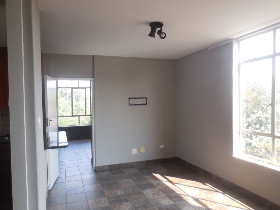 1 Bedroom Property for Sale in La Montagne Gauteng