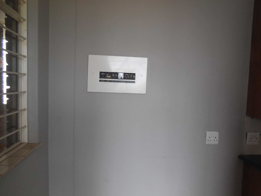 1 Bedroom Property for Sale in La Montagne Gauteng
