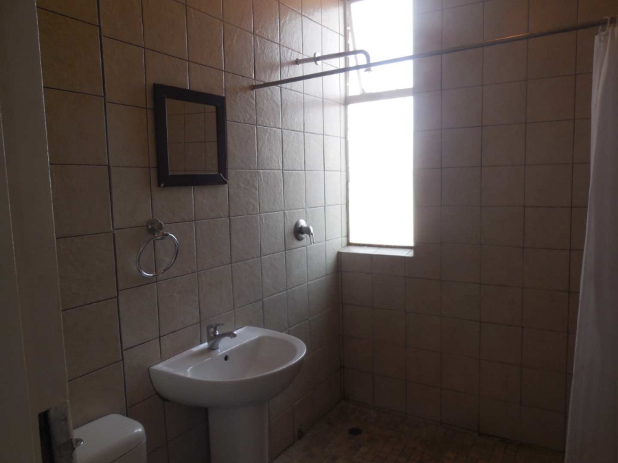 1 Bedroom Property for Sale in La Montagne Gauteng