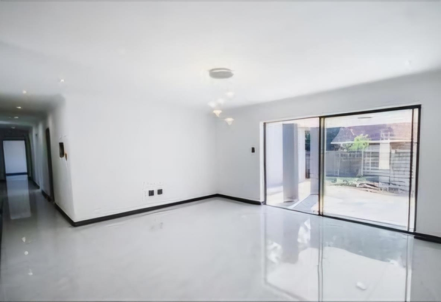6 Bedroom Property for Sale in Meyerspark Gauteng
