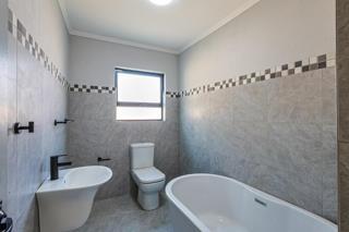 6 Bedroom Property for Sale in Meyerspark Gauteng