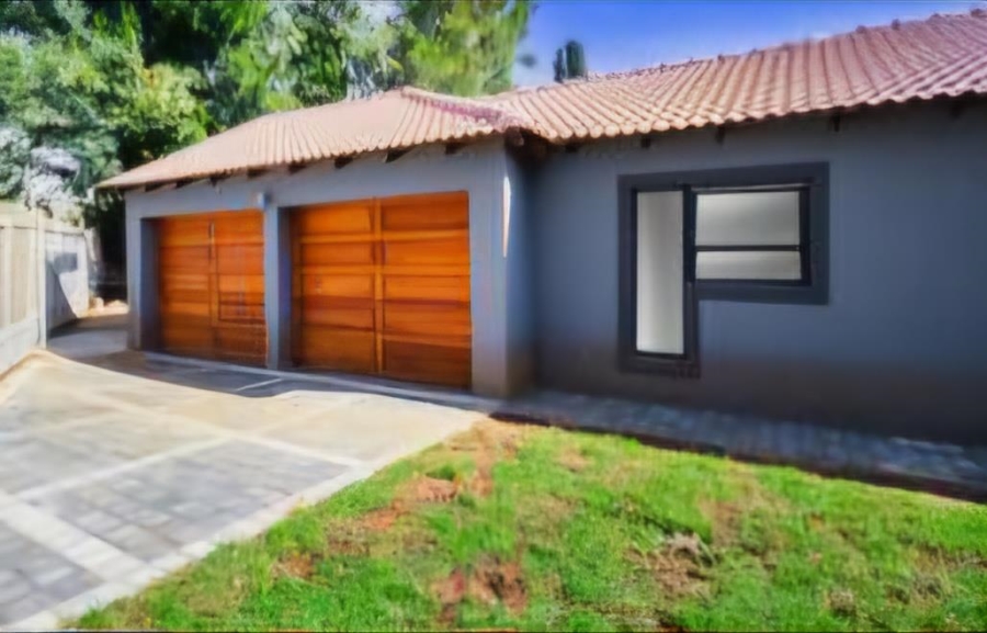6 Bedroom Property for Sale in Meyerspark Gauteng