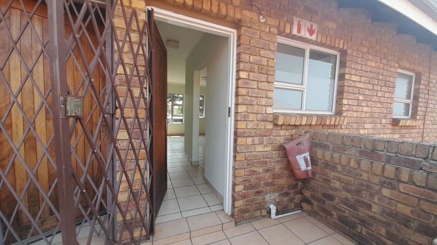 2 Bedroom Property for Sale in Birchleigh Gauteng