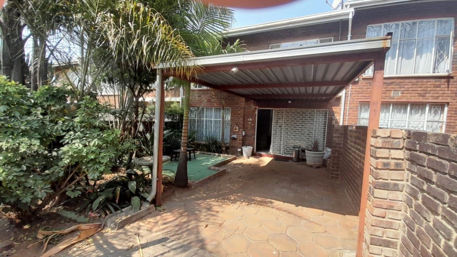 3 Bedroom Property for Sale in Birchleigh Gauteng