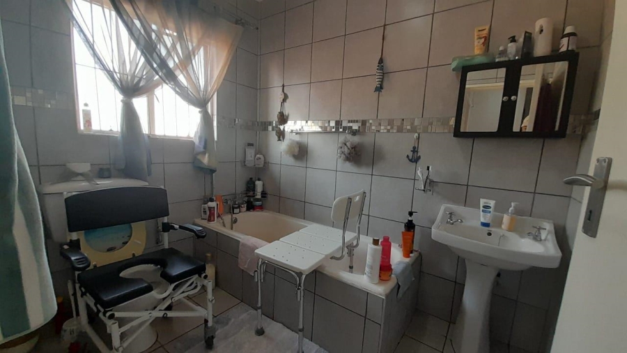 3 Bedroom Property for Sale in Birchleigh Gauteng