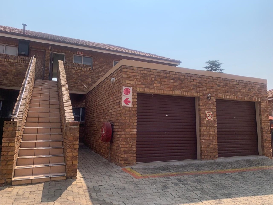 2 Bedroom Property for Sale in Birchleigh Gauteng