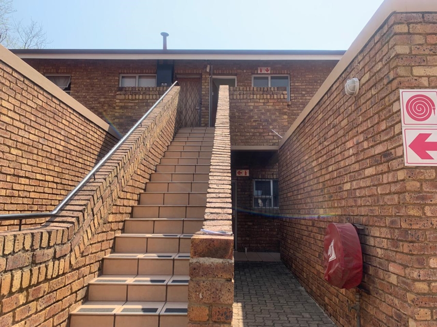 2 Bedroom Property for Sale in Birchleigh Gauteng