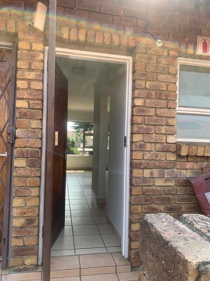2 Bedroom Property for Sale in Birchleigh Gauteng