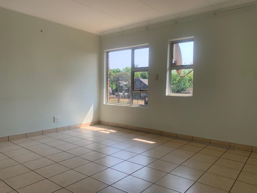 2 Bedroom Property for Sale in Birchleigh Gauteng