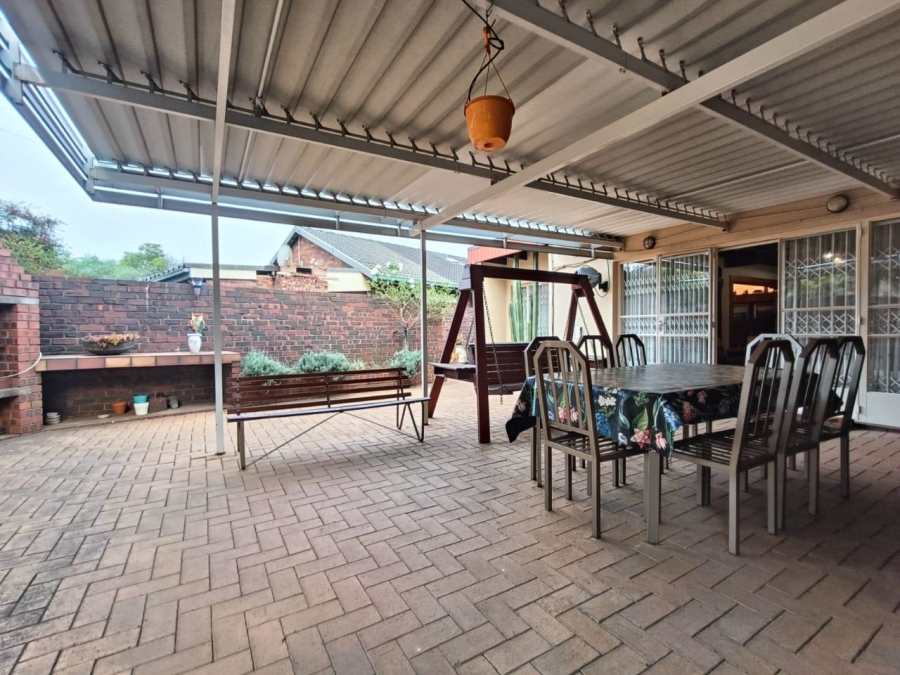 3 Bedroom Property for Sale in Wierdapark Gauteng